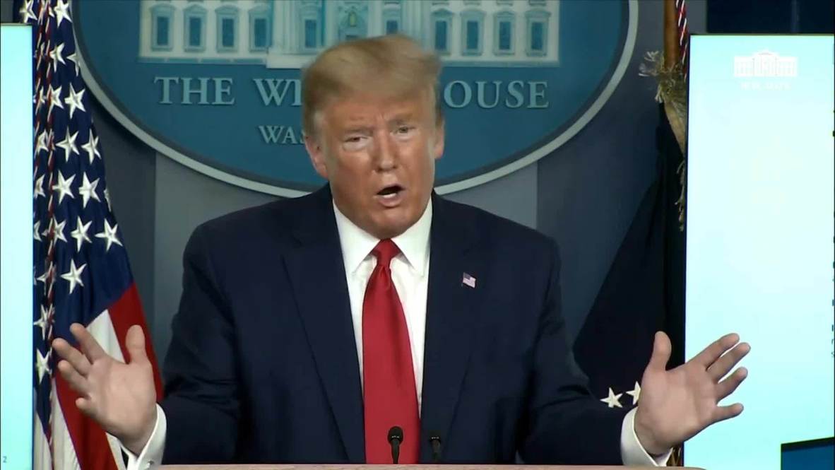 USA: 'I think we're doing better than that' - Trump as WH officials predict at least 100,000 deaths