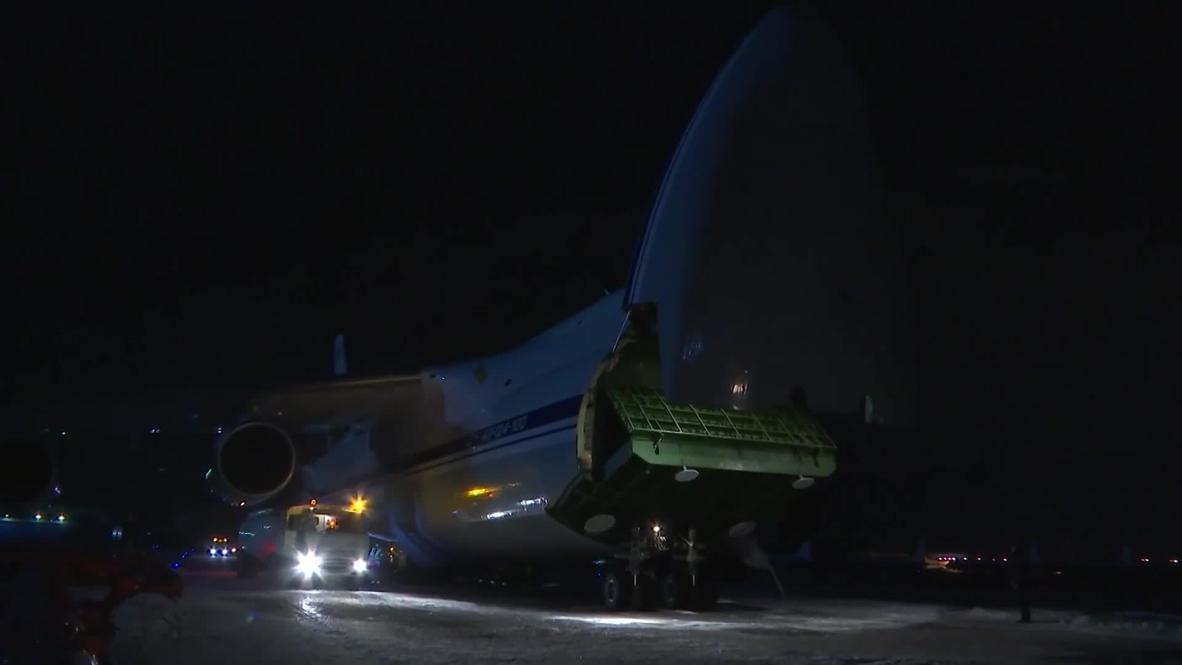 Rusia: Avión militar ruso con mascarillas y otros suministros parte hacia EE.UU.
