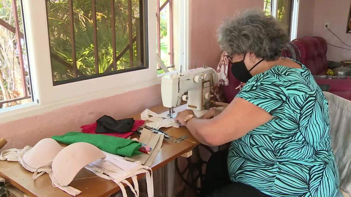 Cuba: Abuela transforma sujetadores en mascarillas para protegerse del COVID-19 y es furor en Cojimar