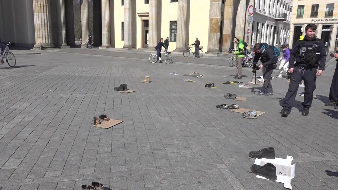 Germany: 'Leave no one behind' - Activists demand evacuation of refugees from Greek islands