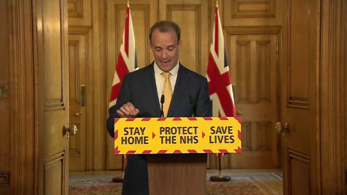 Reino Unido: Johnson está de 'buen humor' y permaneció 'estable durante la noche' - Dominic Raab