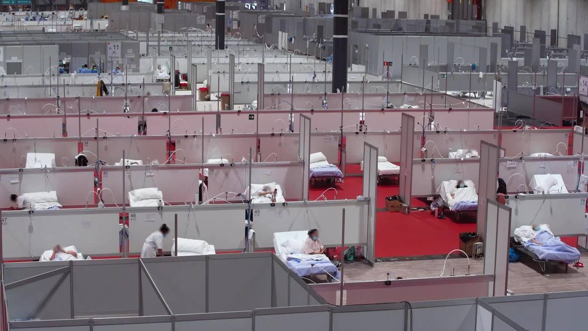 España: El hospital de campaña de IFEMA funciona a pleno rendimiento para atender a pacientes con covid-19