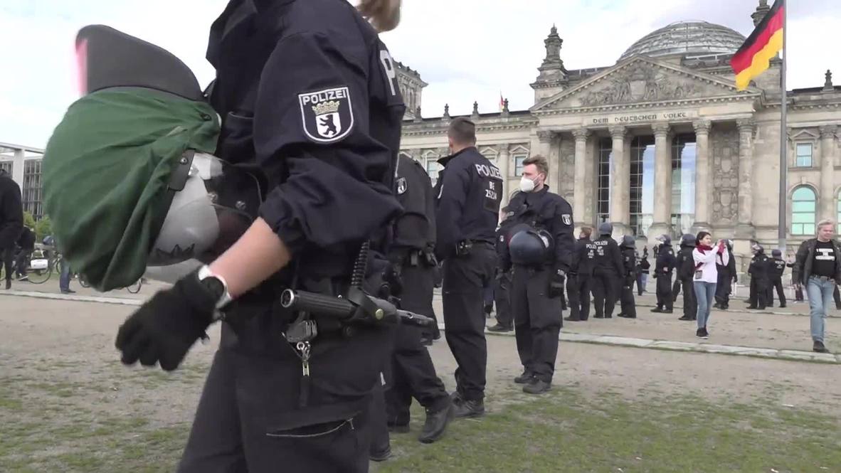 Germany: Several detained by police at anti-lockdown demo ...