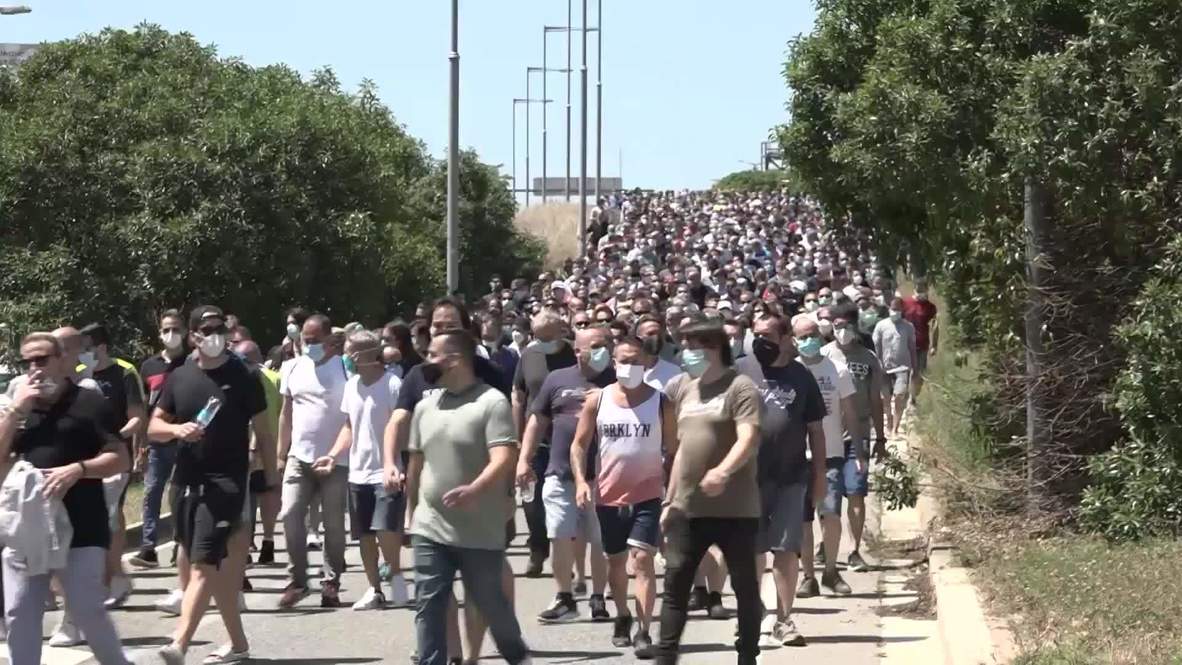 España: Trabajadores de Nissan muestran su preocupación tras el anuncio del cierre de las fábricas en Cataluña