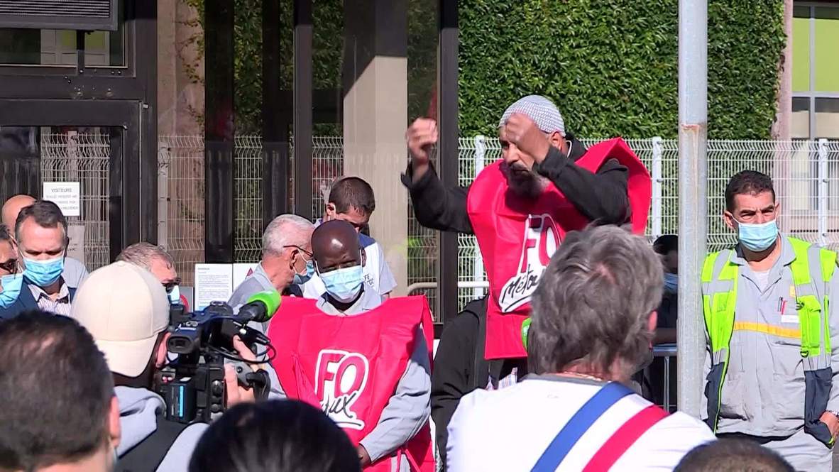 Francia: Trabajadores de Renault protestan frente a la fábrica de París contra el recorte de puestos de trabajo
