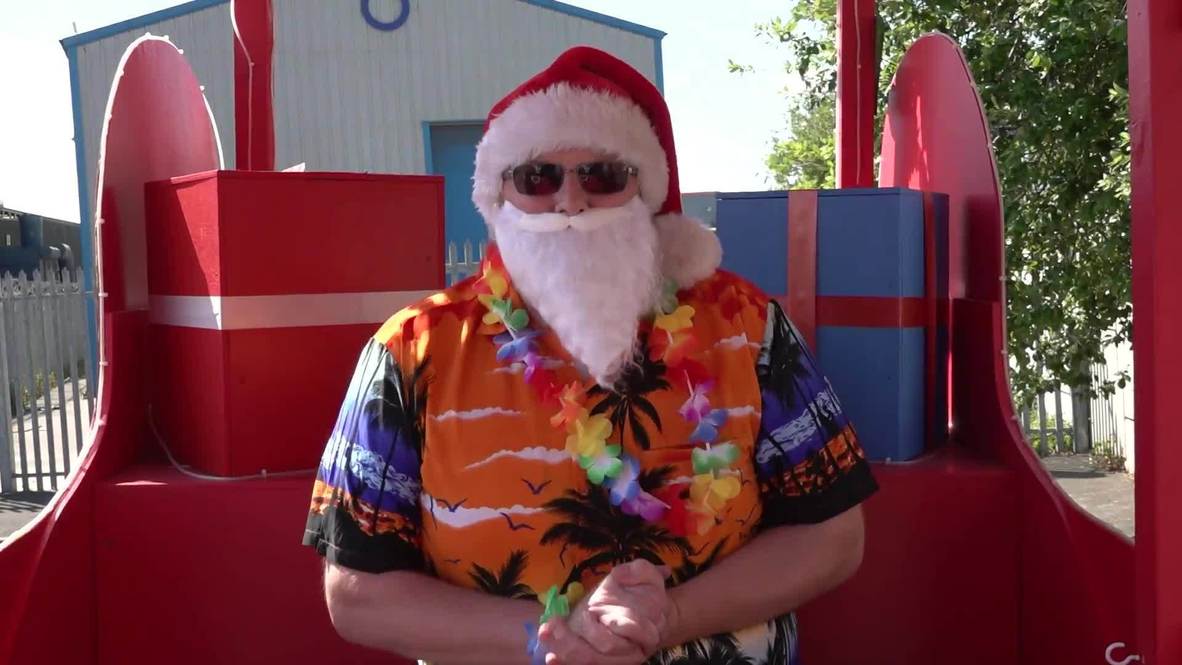 UK: Santa comes early to Tamworth to pick up donations for the needy