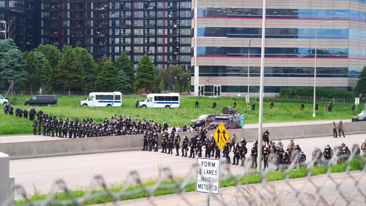 USA: Several arrested as rubber bullets fly near Minneapolis I-35W motorway