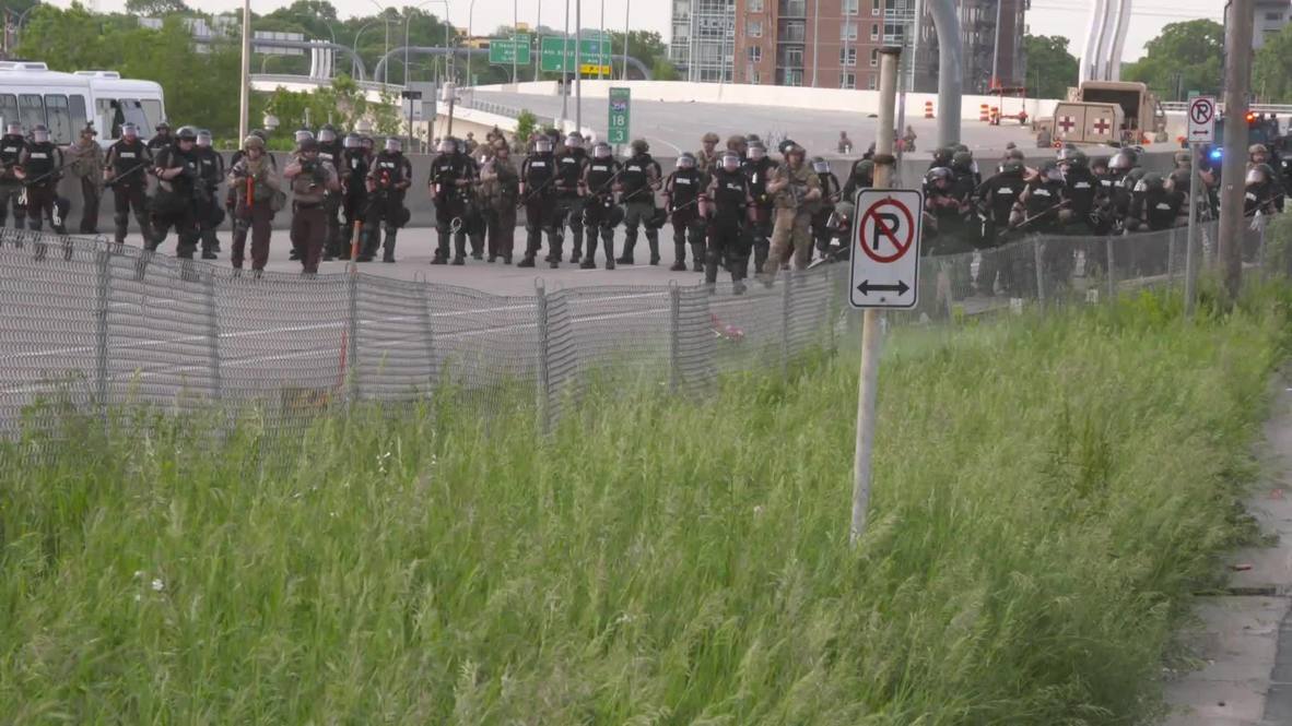 USA: National Guard disperses protesters from Minneapolis freeway where truck dove into crowd