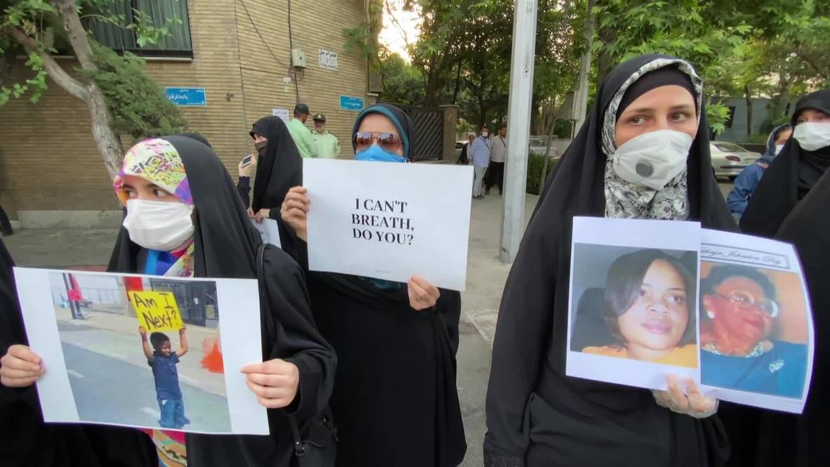 Irán: Estudiantes universitarios de Teherán protestan por el asesinato de George Floyd