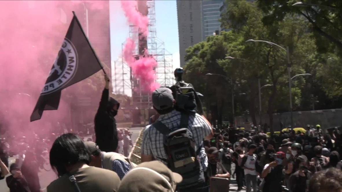 Mexico: Protesters throw projectiles at US embassy in Mexico City, damage fence