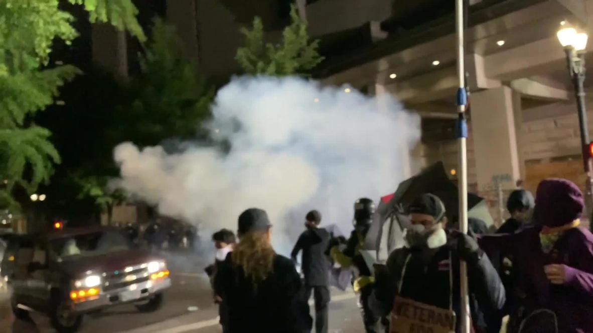 USA: Portland police use tear gas on protesters as George Floyd demonstrations continue