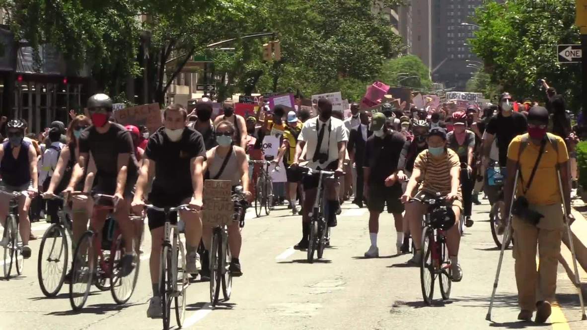 USA: BLM protesters flood Manhattan