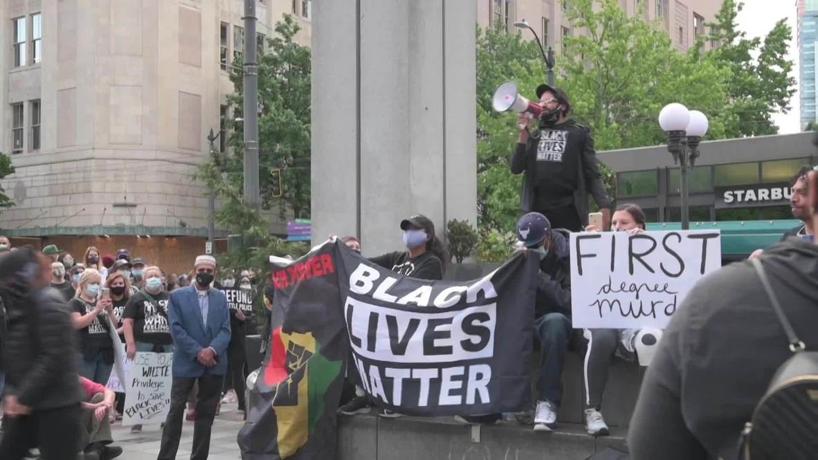 USA: Seattle protesters march to police HQ as BLM protests continue