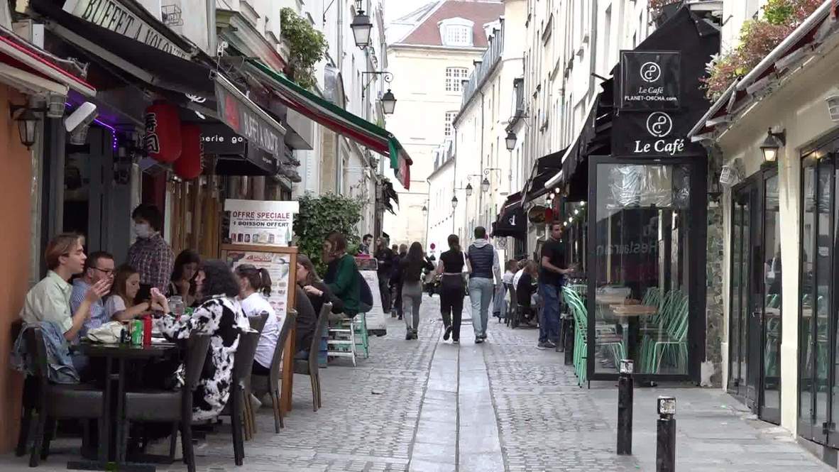 Francia: Parisinos abarrotan las terrazas de las cafeterías y restaurantes tras su reapertura
