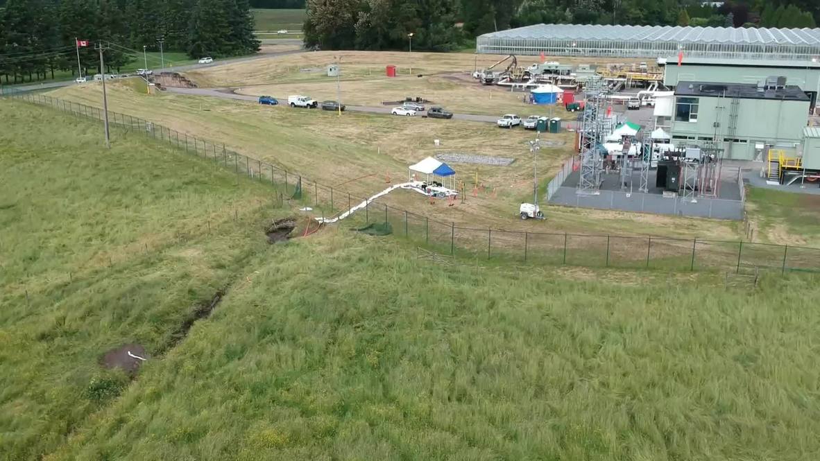 Canada: Clean-up operation after oil leak in British Columbia