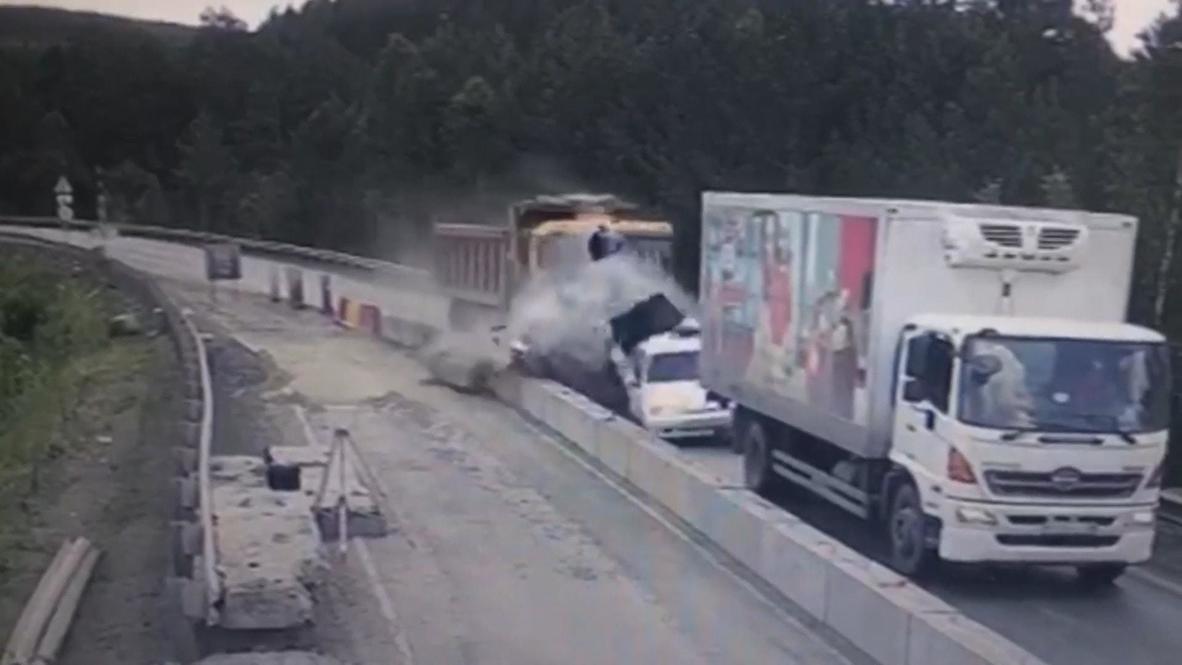 Russia: Fatal truck crash caught on CCTV in Chelyabinsk *DISTRESSING CONTENT*