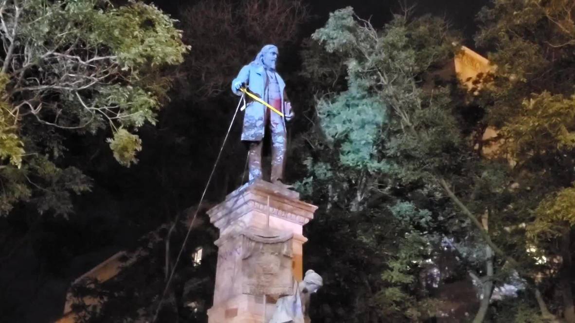 USA: Protesters topple and burn statue of Confederate general Albert Pike in DC