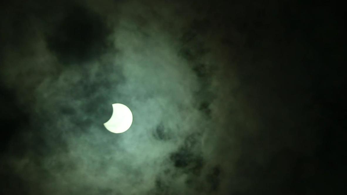India: Solar eclipse darkens New Delhi on summer solstice