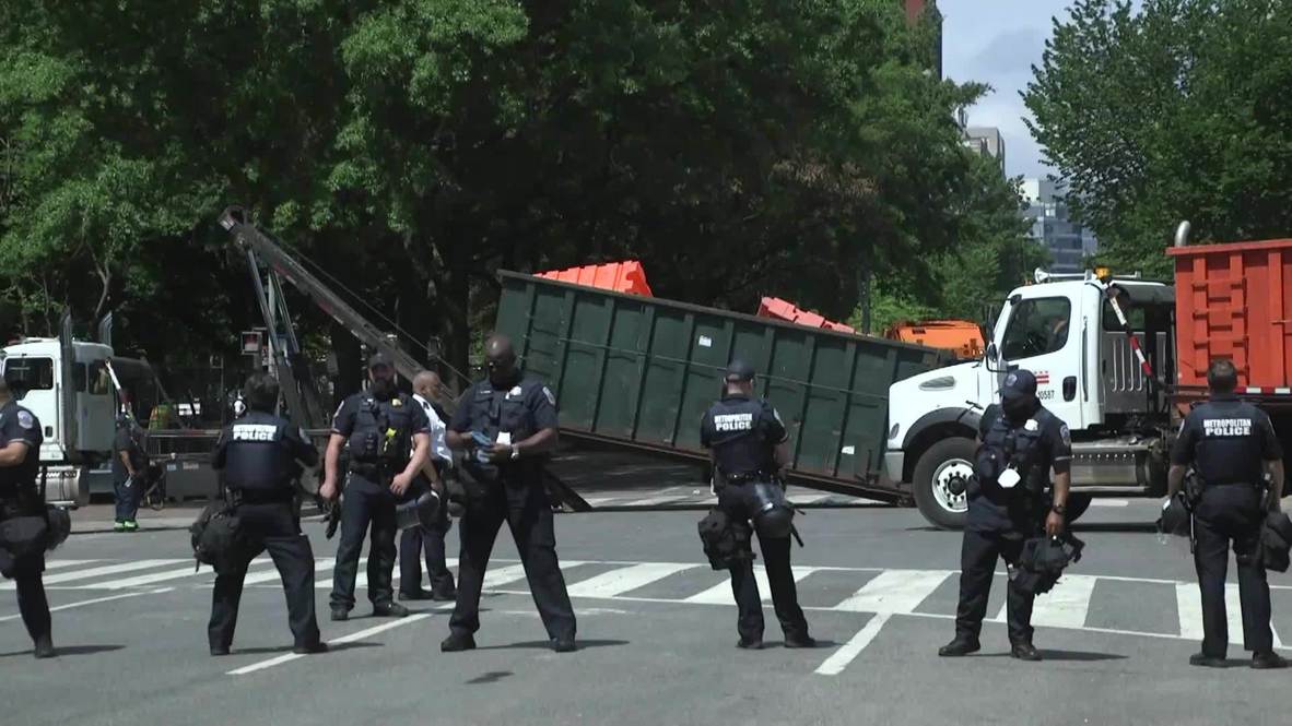 USA: Police clear protest 'autonomous zone' in front of White House