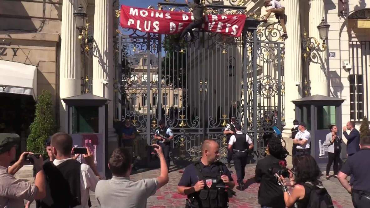 France: XR activists rally in front of Interior Ministry in Paris