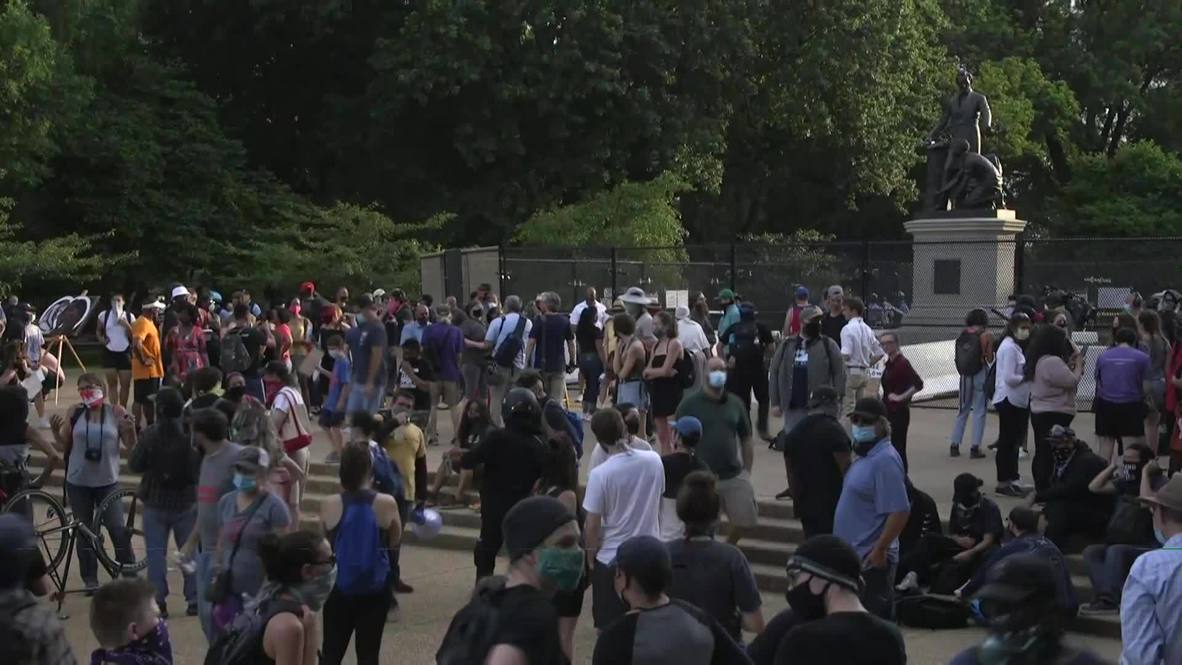 USA: Activists continue protest over DC statues