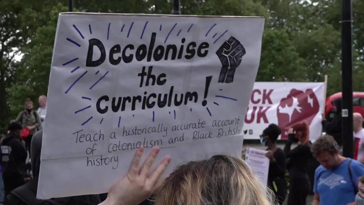 UK: Hundreds join Black Lives Matter protest march in central London