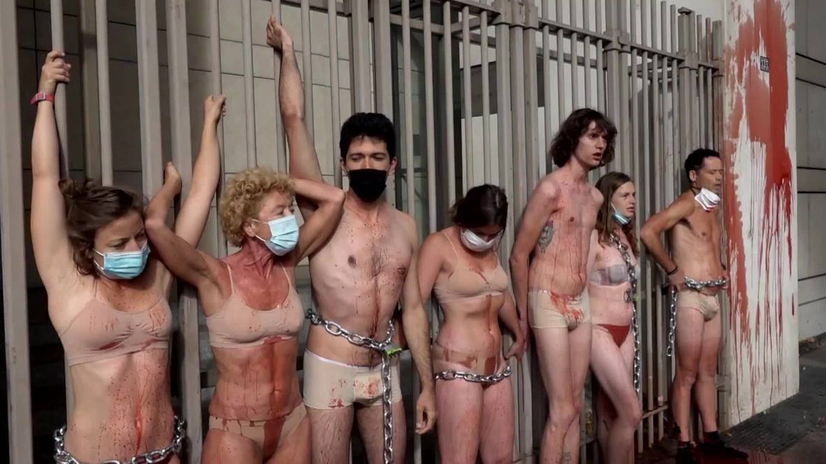 Francia: Activistas de Extinction Rebellion se encadenan al edificio del Ministerio de Economía