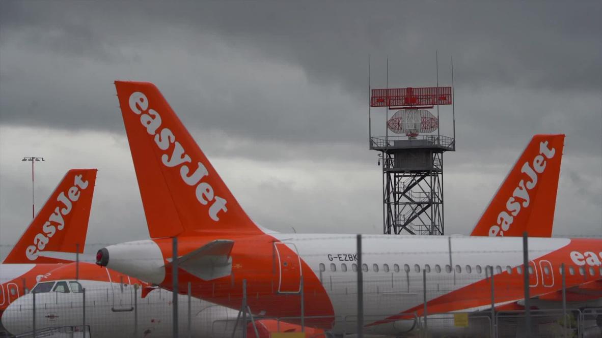 UK: EasyJet planes parked at London airport ahead of possible closure of bases