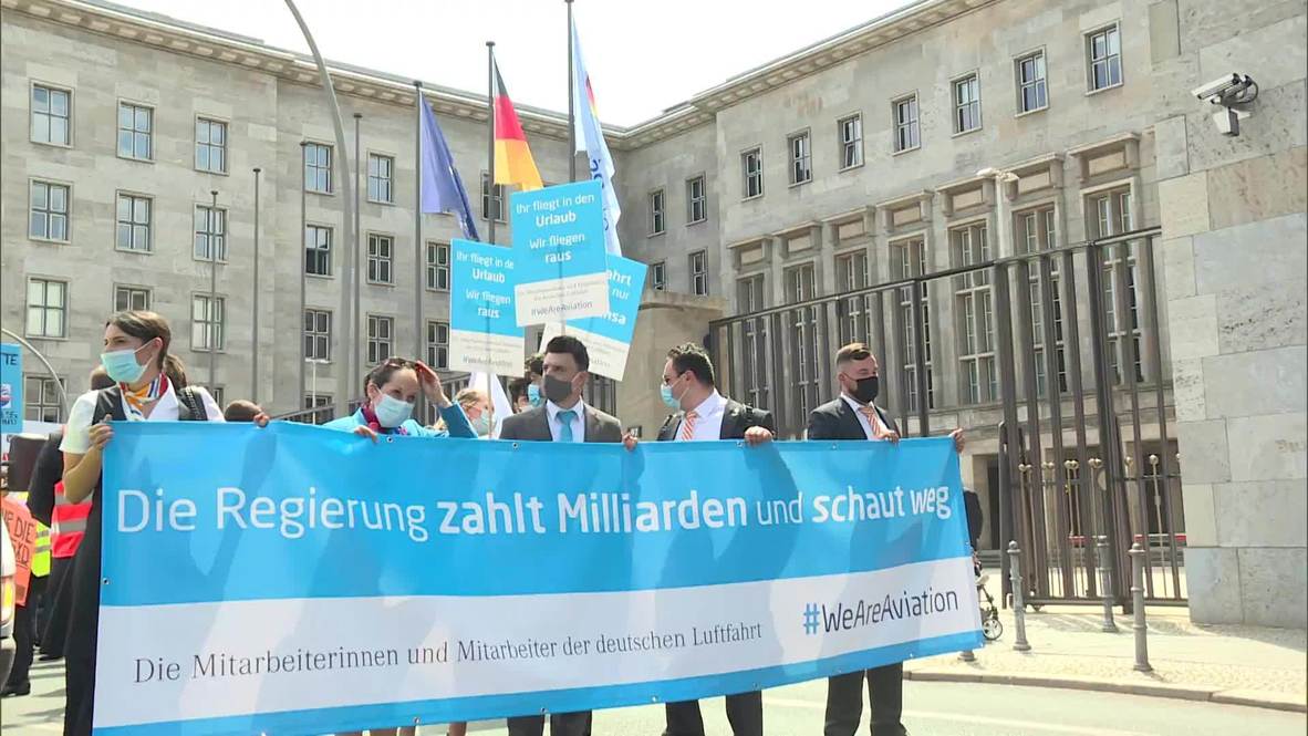 ألمانيا: موظفو شركات الطيران يتظاهرون في برلين بسبب فقدان الوظائف وخفض الأجور