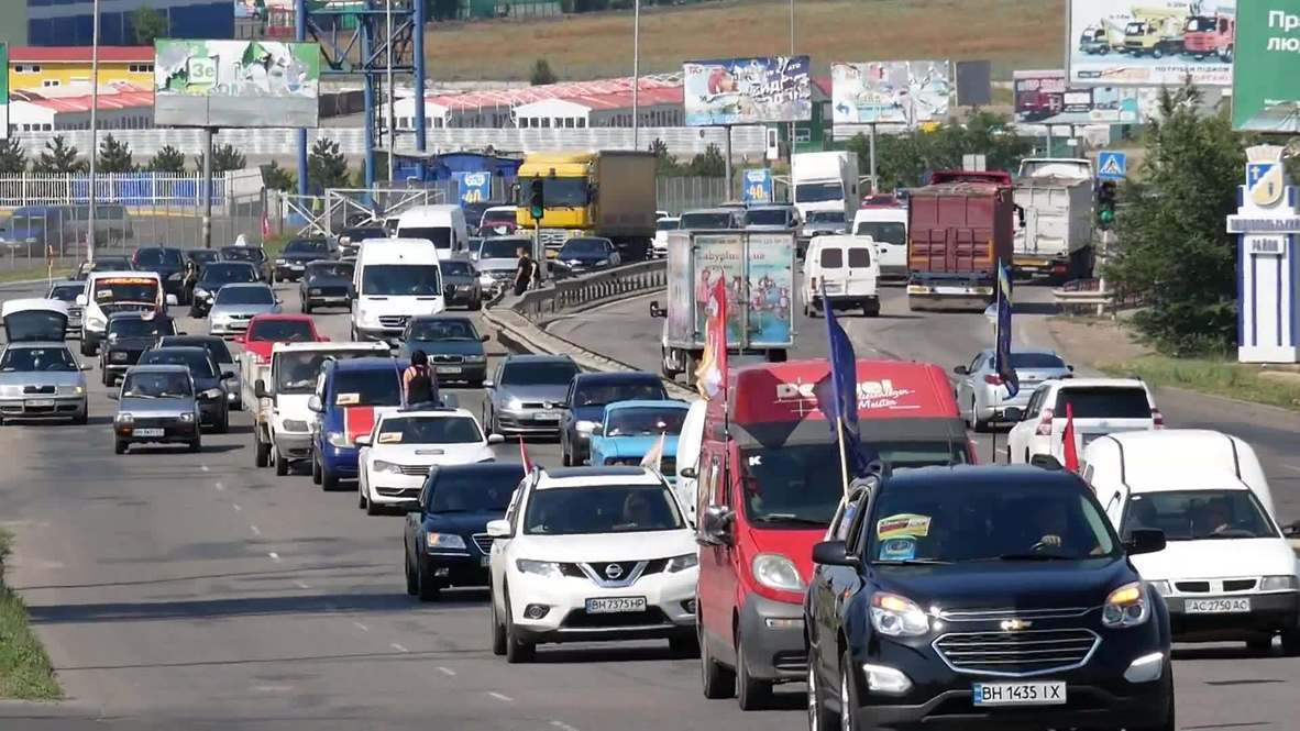Украина: В Одессе прошел автопробег против закрытия города на карантин