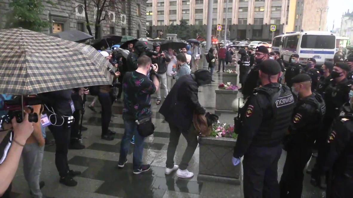 Россия: Несколько человек задержаны на несогласованной акции протеста у здания ФСБ в Москве