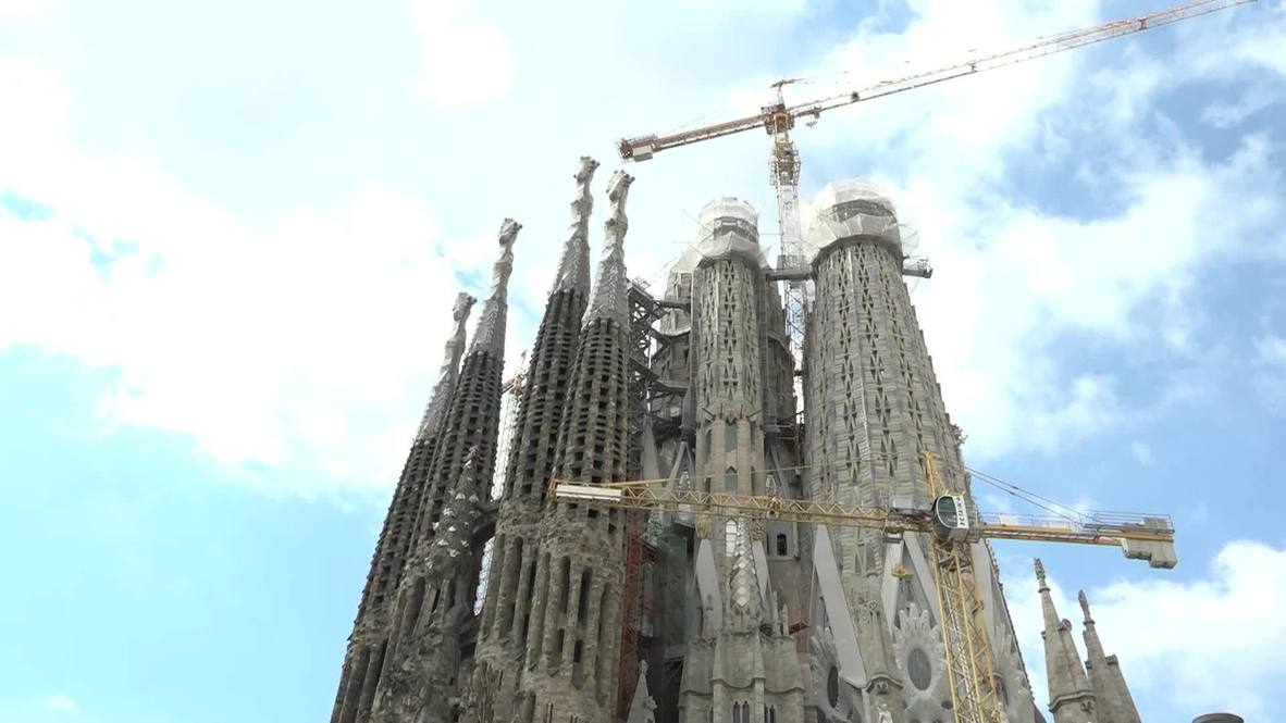 España: La Sagrada Familia abre sus puertas a los trabajadores sanitarios en Barcelona