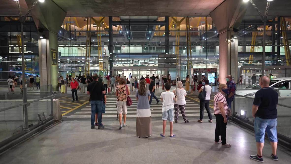 España: Pasajeros viajando a Uruguay opinan sobre la reanudación de los vuelos desde Madrid
