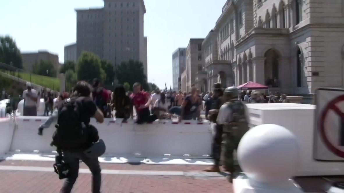USA: Far-right group and BLM activists join forces at pro-gun rally
