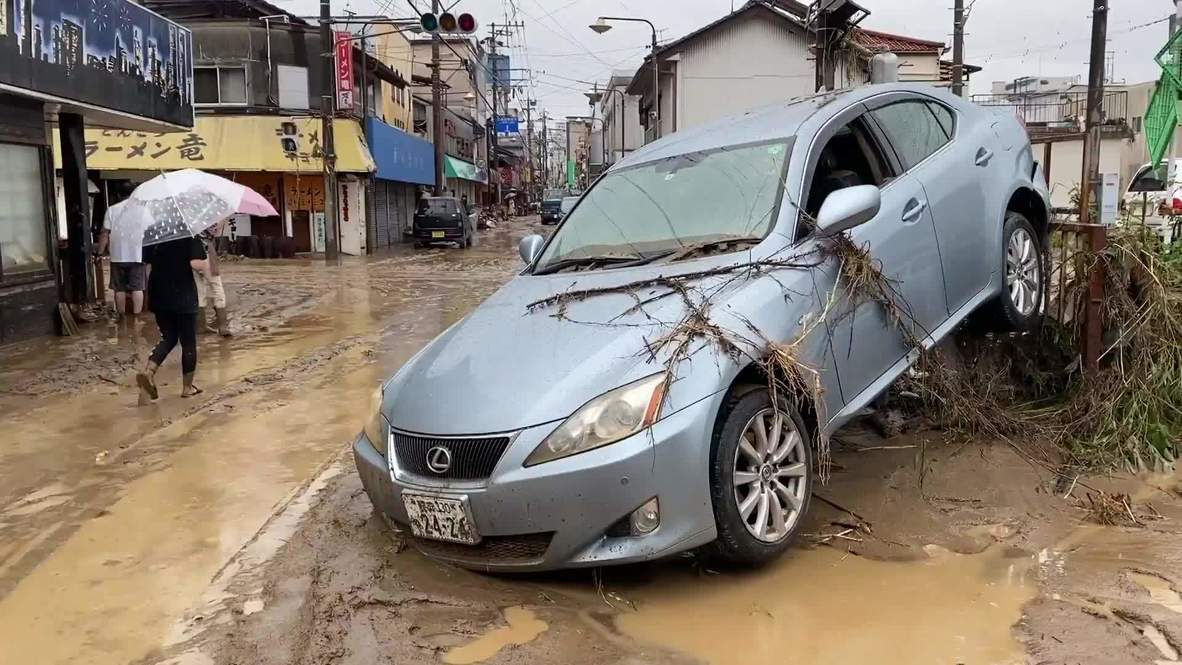 Japón: Fuertes inundaciones provocan destrucción en las calles de la ciudad de Hitoyoshi