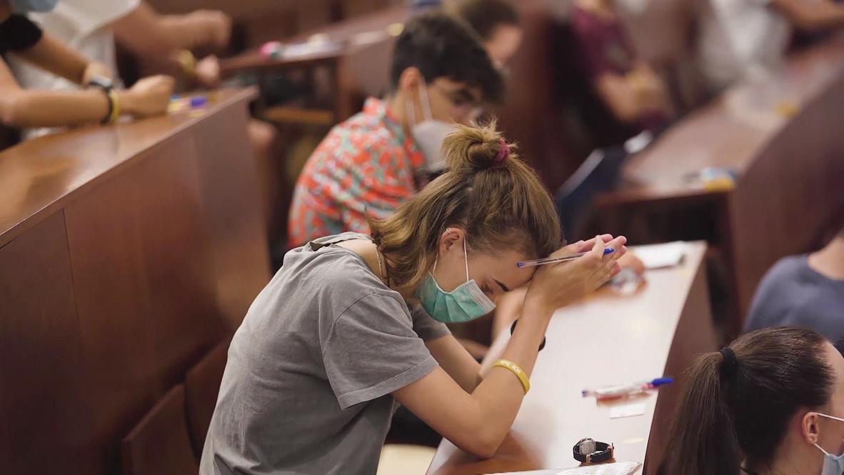 España: Comienzan las pruebas de acceso a la universidad en Madrid después del cierre por coronavirus