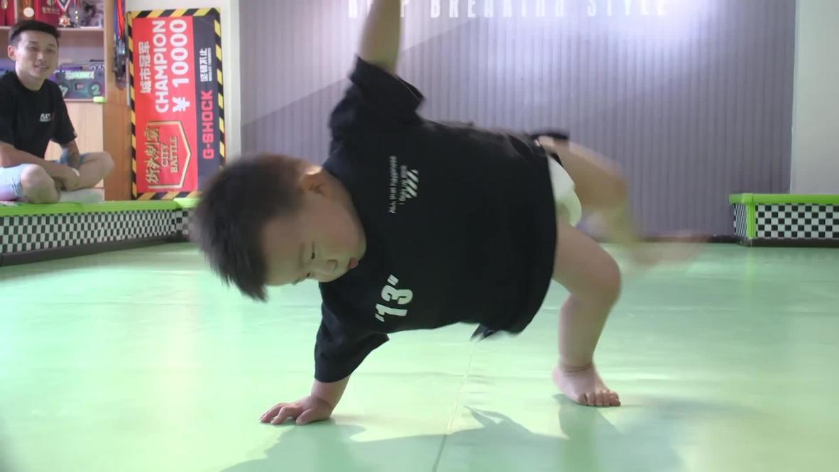Chinese breakdancing toddler becomes social media celebrity