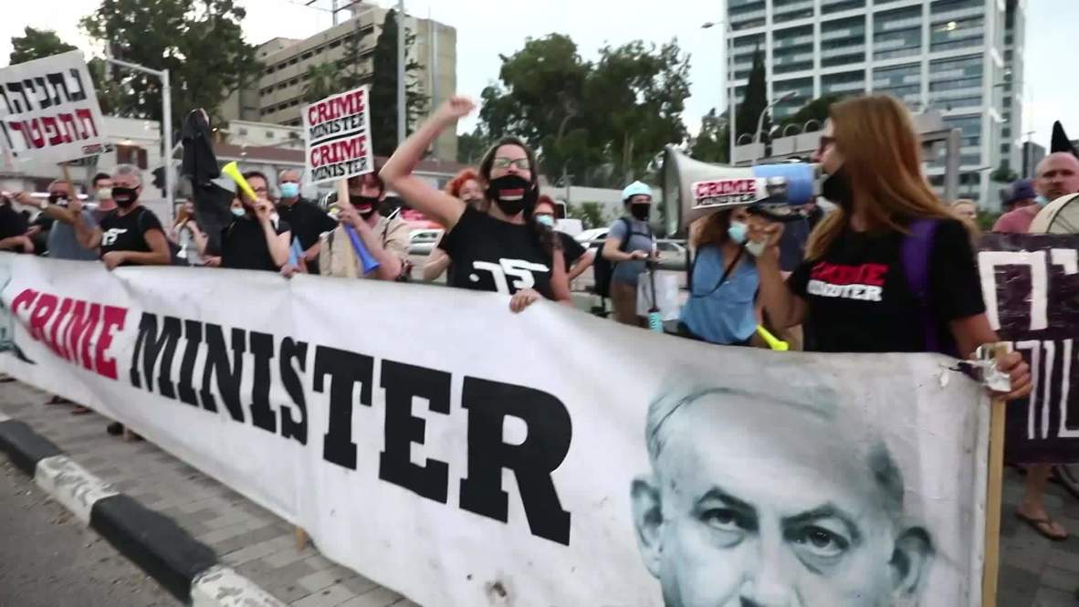 Israel: Un "psicópata está liderando el país" - manifestantes protestan contra "ley covid"