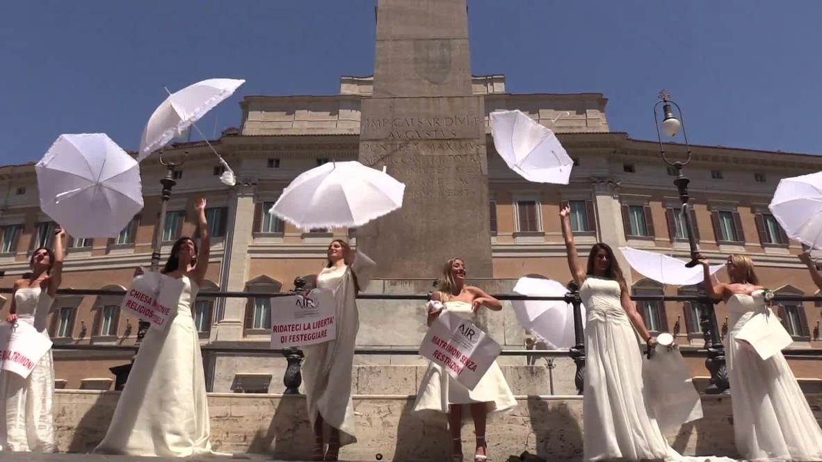 Italia: Novias protestan por las cancelaciones y las restricciones a las bodas