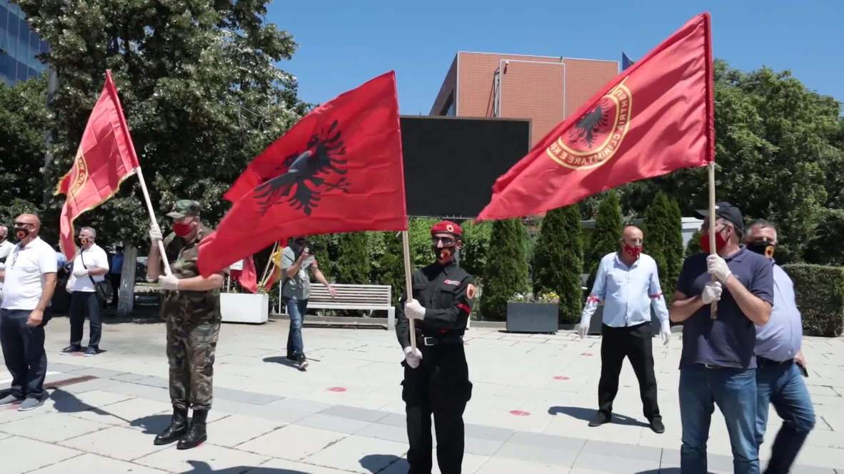 Serbia: KLA veterans protest war crimes charges against Kosovo President Thaci