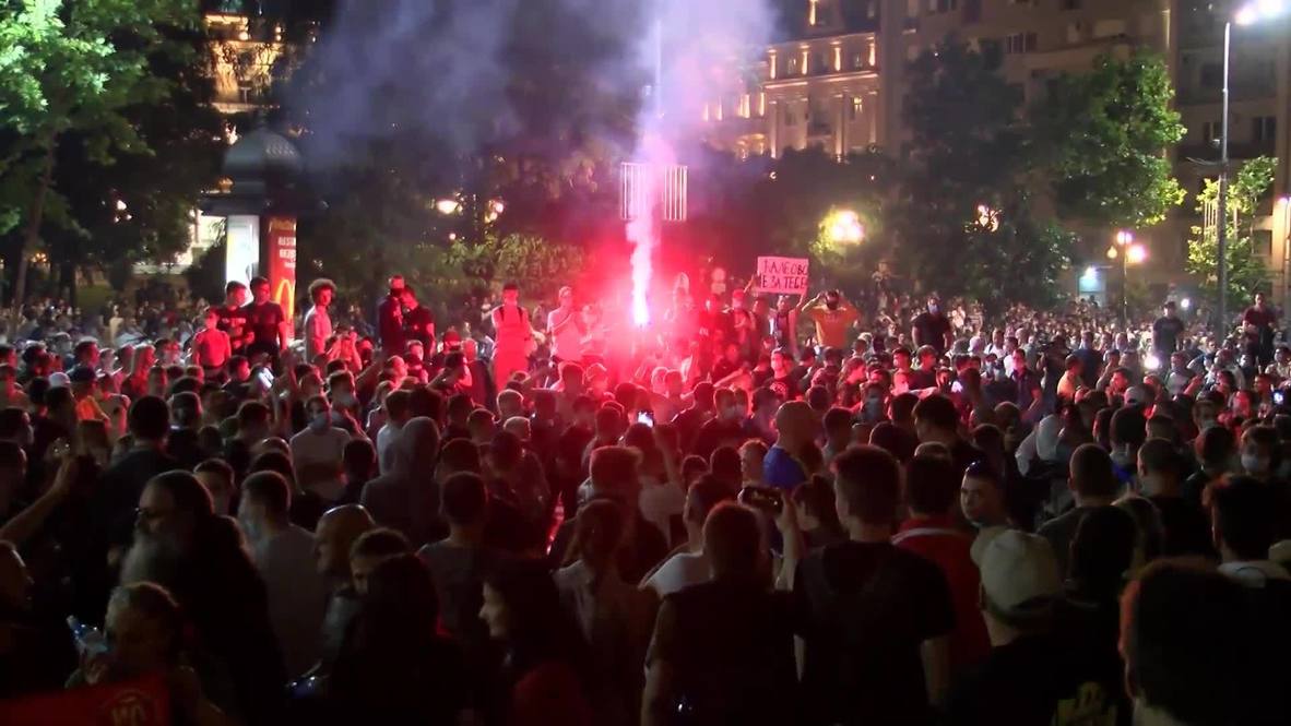 Serbia: Thousands take part in anti-govt sit-in in front of parliament in Belgrade