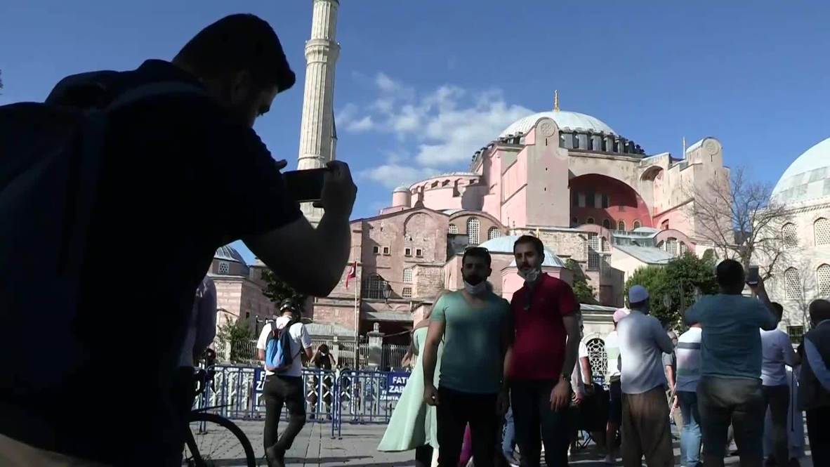 تركيا: أهالي إسطنبول يرحبون بقرار المحكمة تحويل متحف آيا صوفيا إلى مسجد
