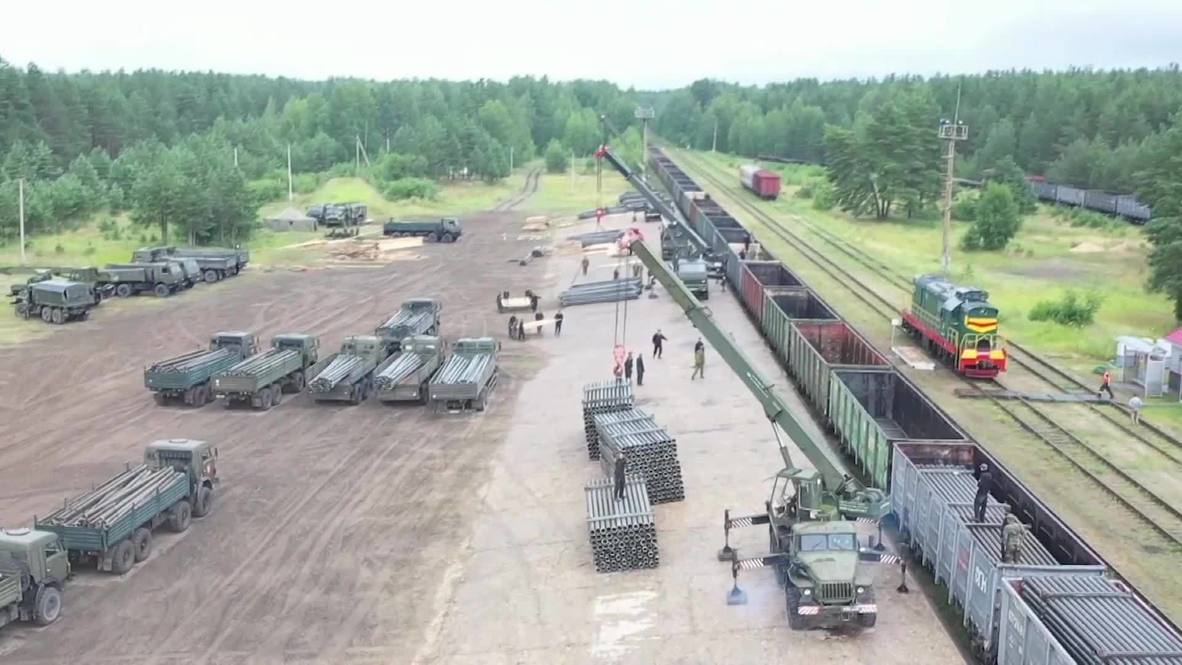 Россия: Первый военный эшелон для строительства водопровода прибыл в Крым