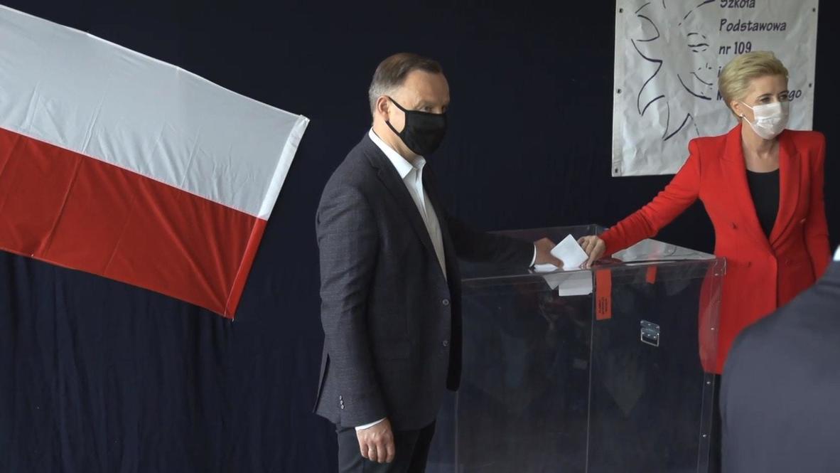 Poland: Duda casts ballot in second round of presidential elections