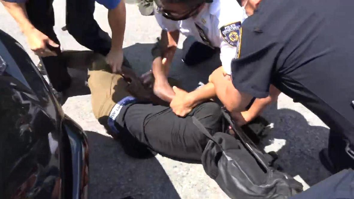 EE.UU.: Tensiones entre manifestantes de 'Blue Lives Matter' y 'Black Lives Matter' en Nueva York