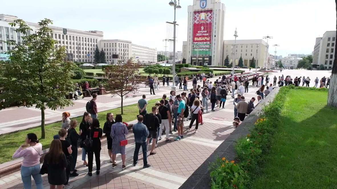 Belarus: Supporters of Lukashenko’s challengers barred from election gather at CEC to file complaints