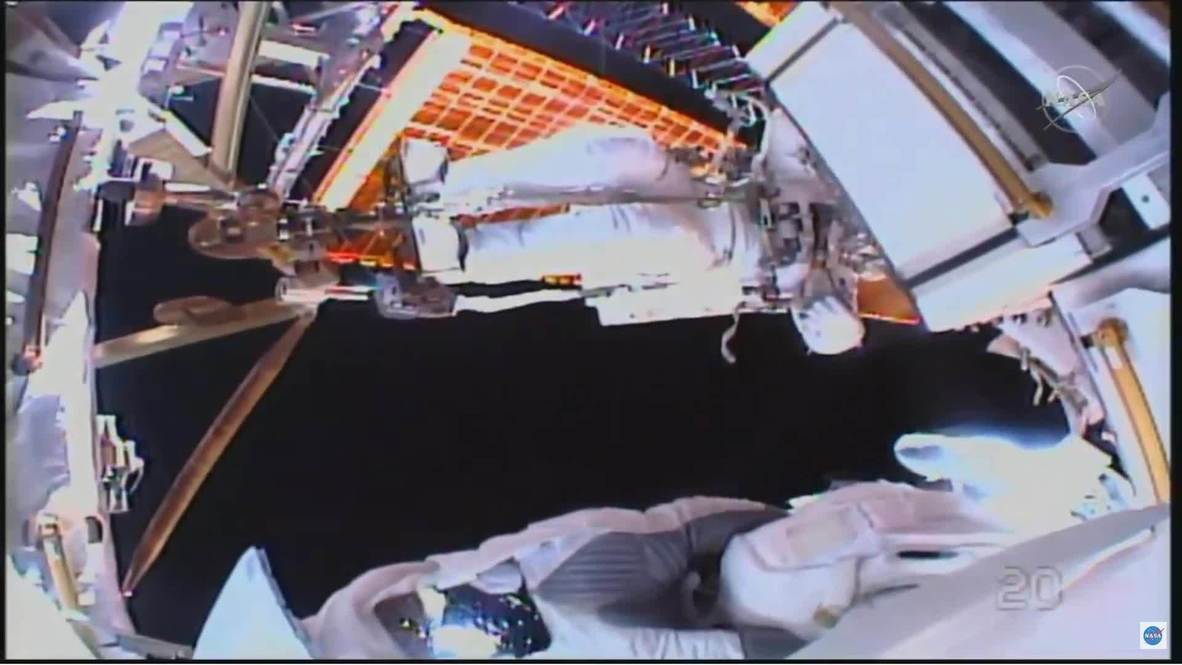 EEI: Astronautas de la NASA realizan caminata espacial de siete horas para actualizar baterías