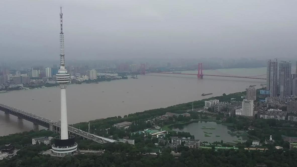 China: Wuhan braces for worst flood in decades