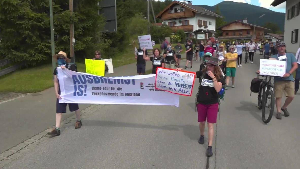 Germany: Bavarian Alps road blocked in demo protesting visitor traffic
