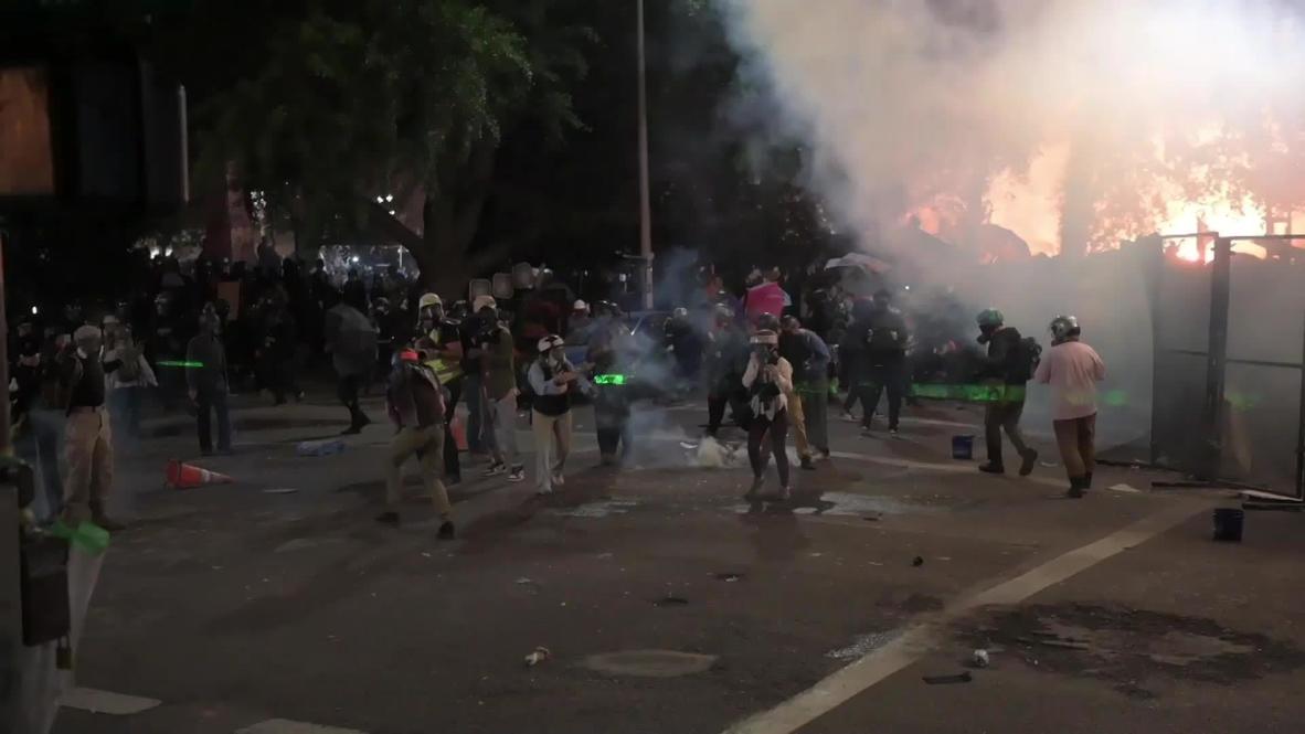 USA: Portland descends into chaos amid violent clashes between police and protesters